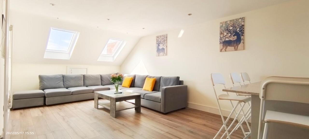 Northwood  Top Floor Flat 5 Northwood מראה חיצוני תמונה