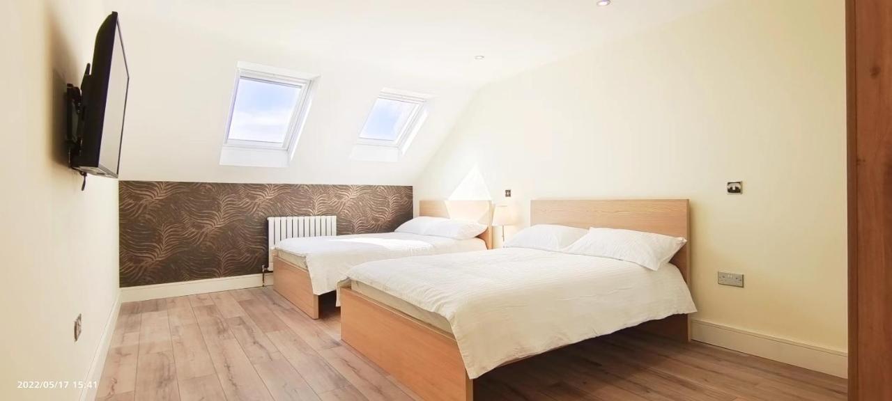 Northwood  Top Floor Flat 5 Northwood מראה חיצוני תמונה